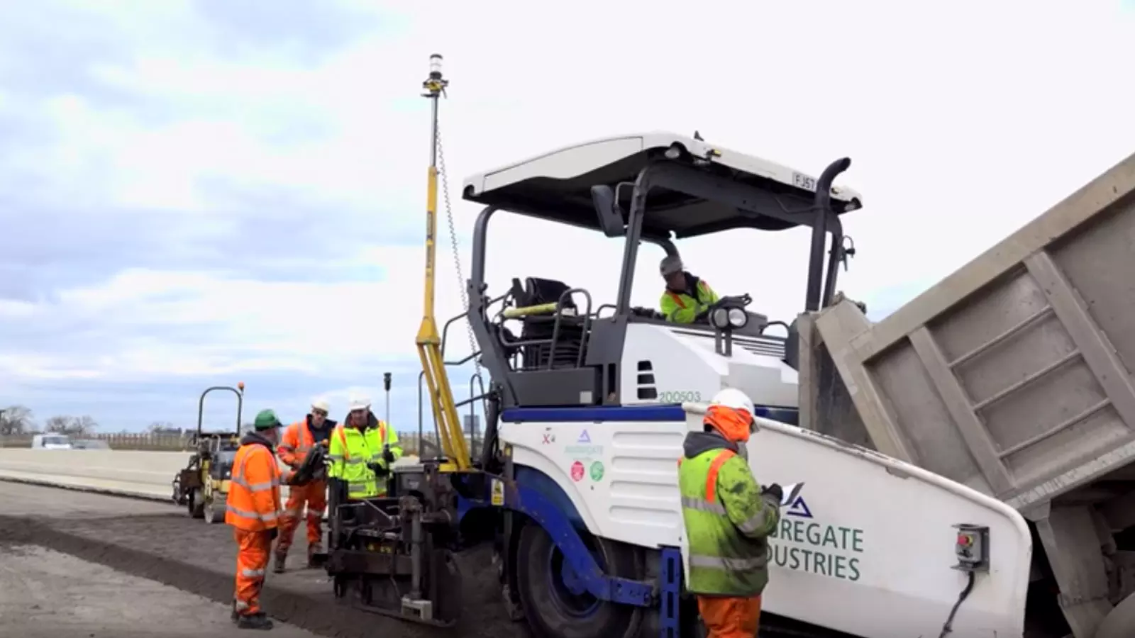 paving control on asphalt paving machine